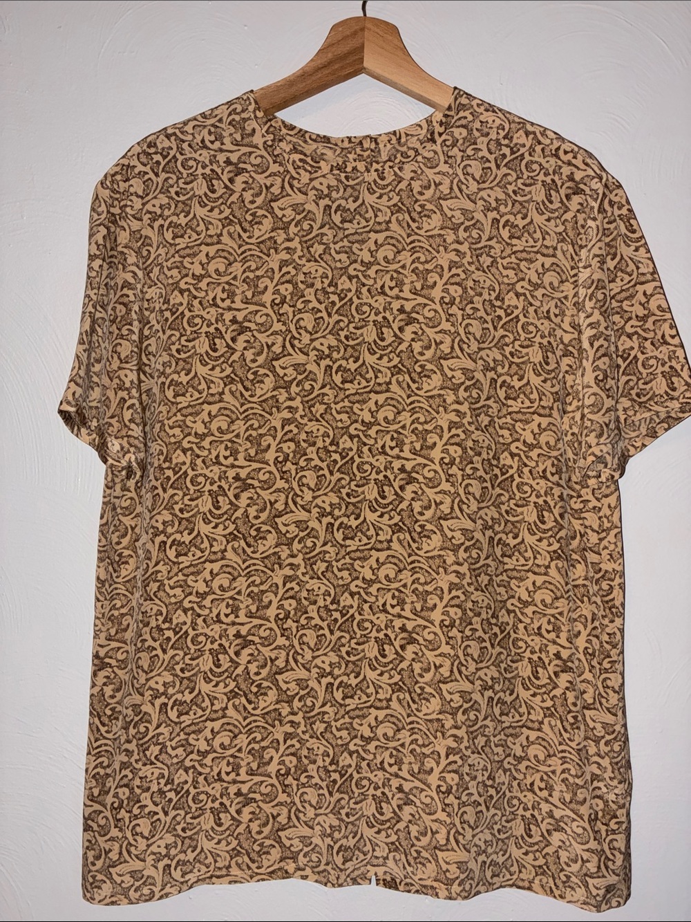 Vintage Ellen Tracy Button Back‎ Blouse in Tan and Brown Scroll Print 100% Silk